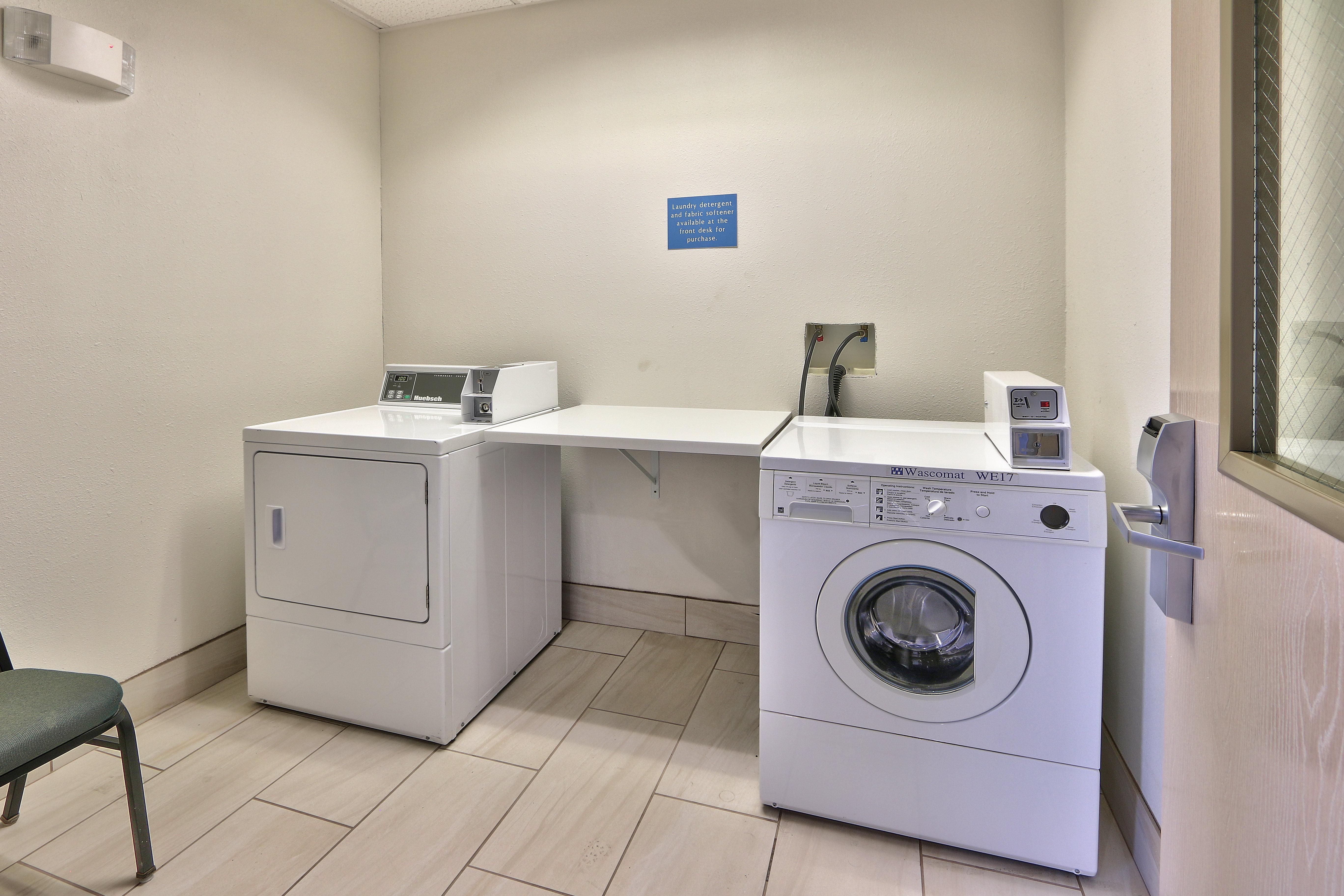 Holiday Inn Express & Suites Portales By Ihg Luaran gambar