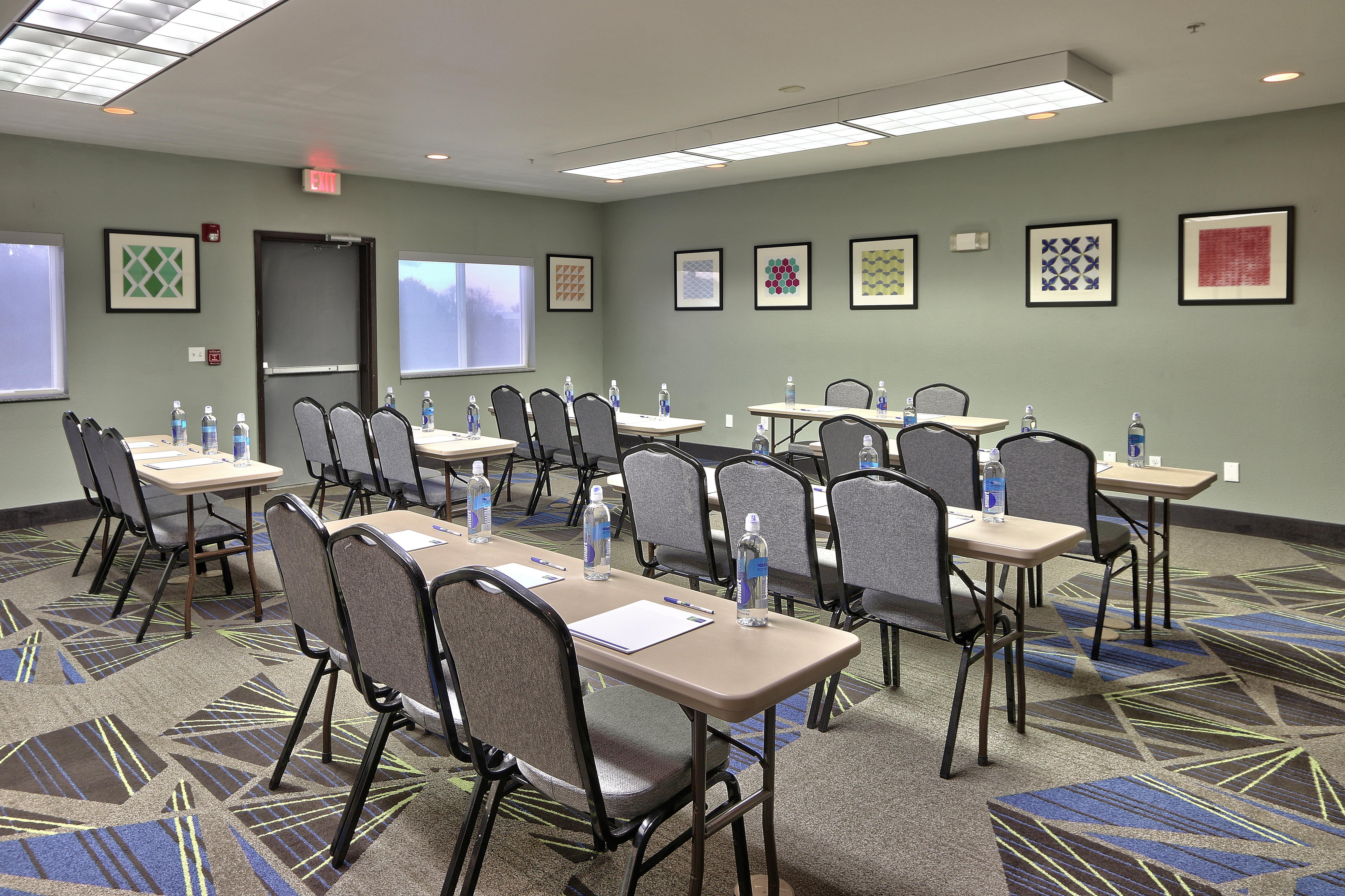 Holiday Inn Express & Suites Portales By Ihg Luaran gambar
